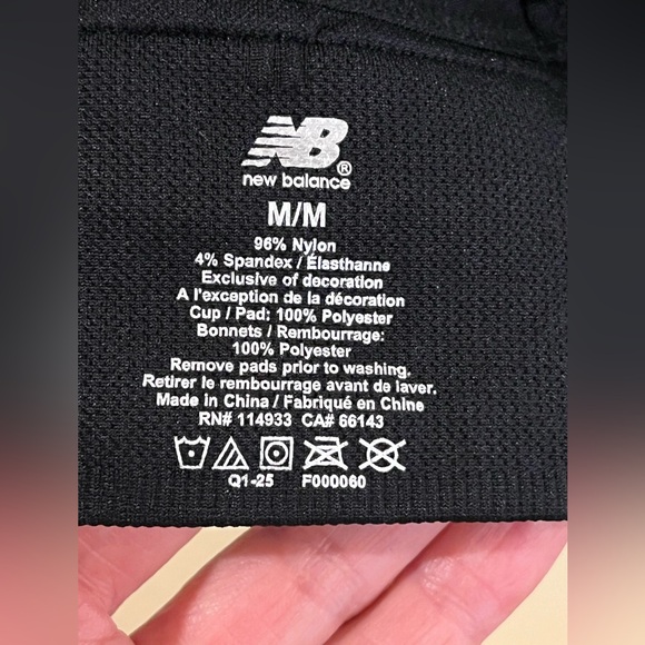 New Balance Seamless Cami Sports Bra. Racerback. Black w/ silver logo. M. NWOT - Picture 6 of 14